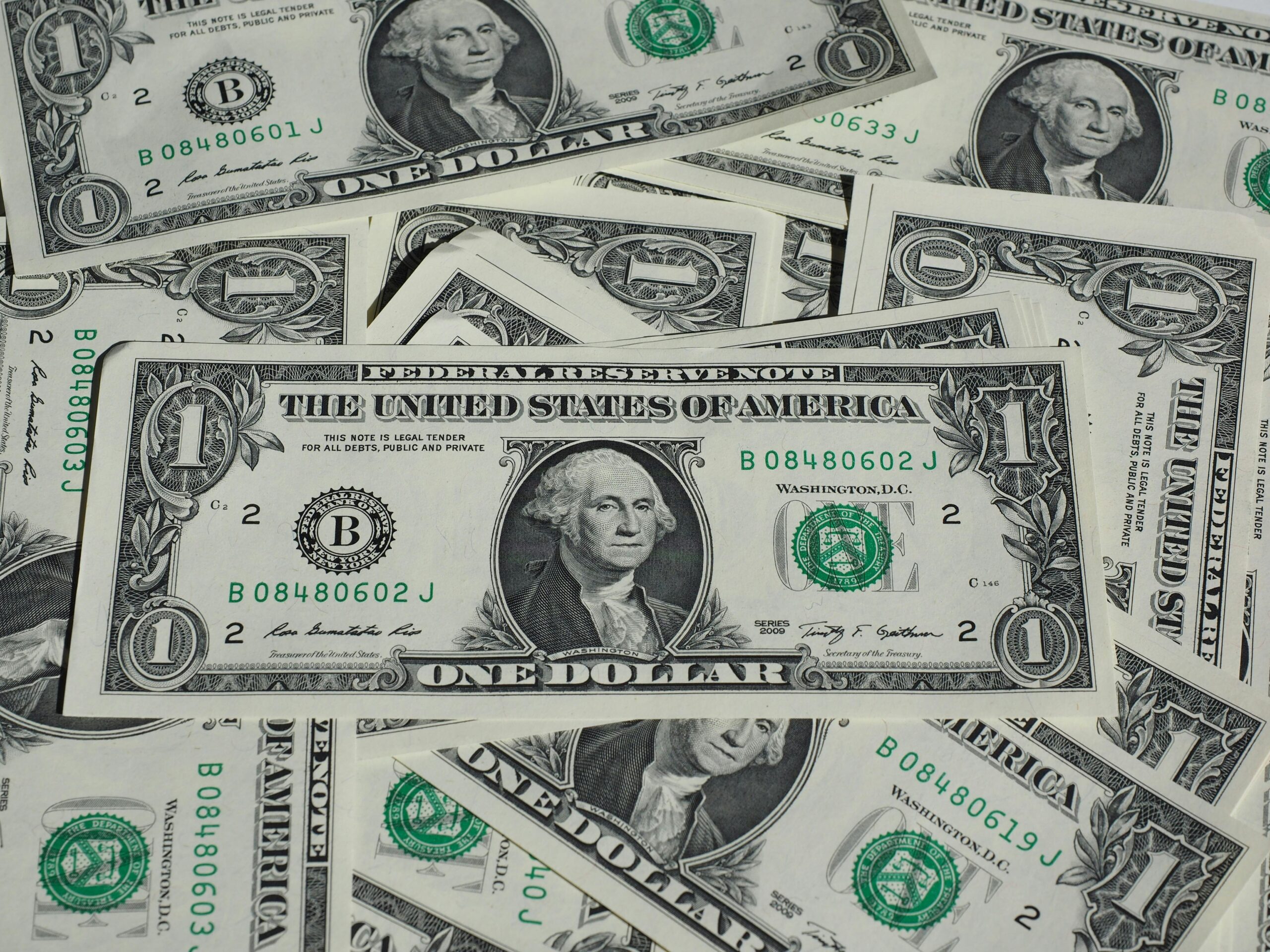 Oscilações do Dólar: Moeda Fecha Estável em R$ 6,09 Após Alta Histórica